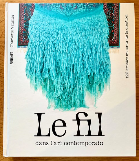 Le fil dans l'art contemporain