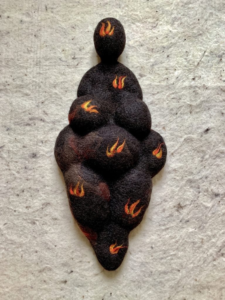 N3 2026 - série "L comme Lespugue" 90x40x13cm