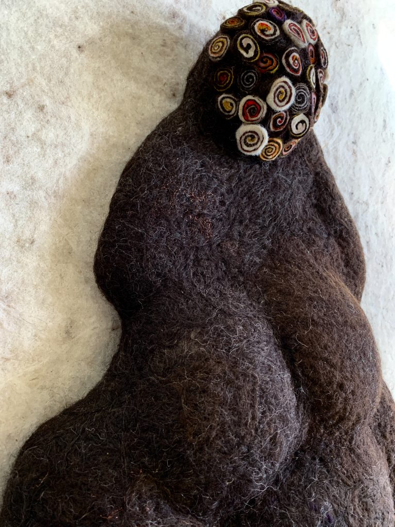 N2 2026 - série "L comme Lespugue" 87x44x11cm